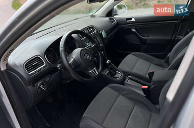 Универсал Volkswagen Golf 2010 в 