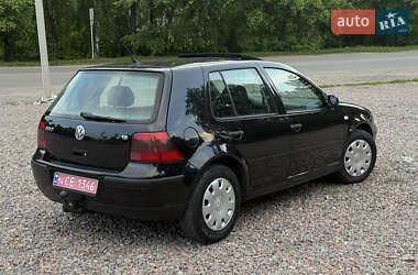 Хэтчбек Volkswagen Golf 2000 в 