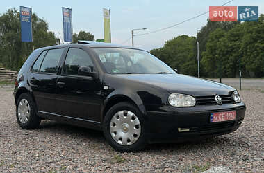 Хэтчбек Volkswagen Golf 2000 в 