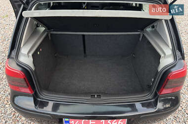 Хэтчбек Volkswagen Golf 2000 в 