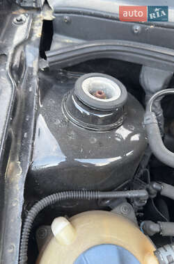 Хэтчбек Volkswagen Golf 2000 в 