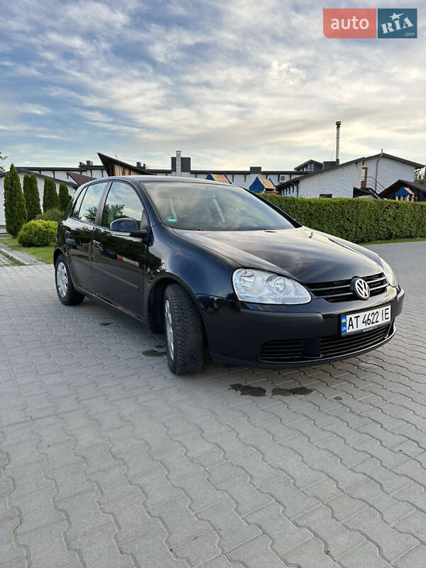 Хетчбек Volkswagen Golf 2005 в Косові