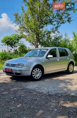 Хэтчбек Volkswagen Golf 2003 в Ровно