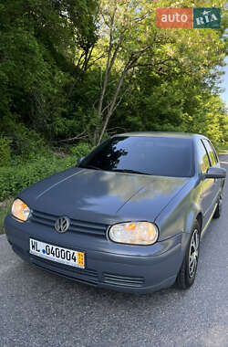 Хэтчбек Volkswagen Golf 1999 в 