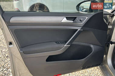 Хэтчбек Volkswagen Golf 2013 в 