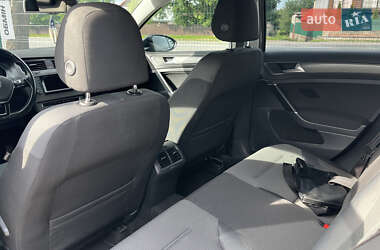 Хэтчбек Volkswagen Golf 2013 в 