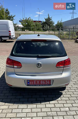 Хэтчбек Volkswagen Golf 2010 в 