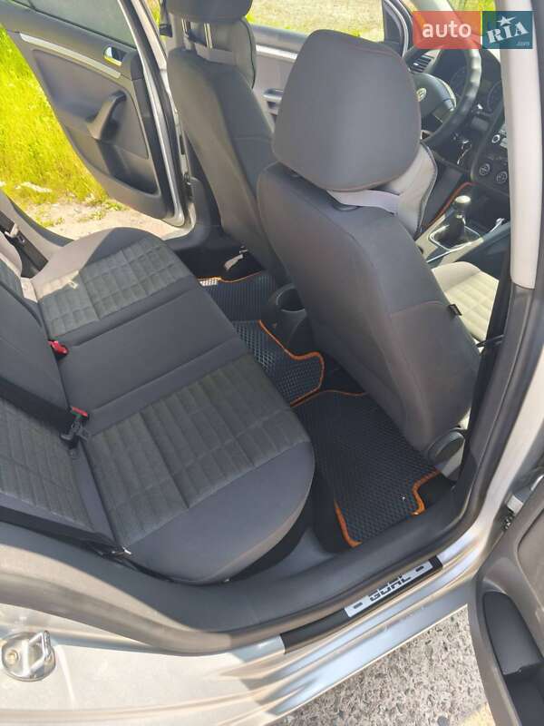 Хетчбек Volkswagen Golf 2006 в Дніпрі фото 13 Хетчбек Volkswagen Golf 2006 в Дніпрі