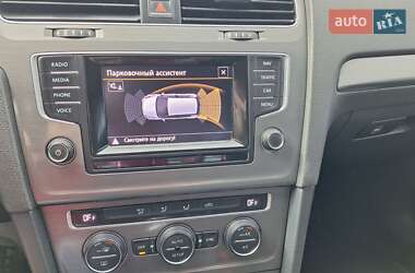 Хэтчбек Volkswagen Golf 2013 в 