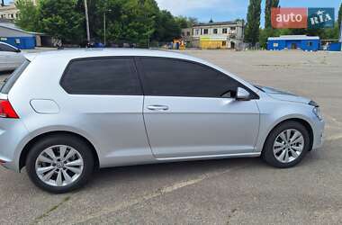 Хэтчбек Volkswagen Golf 2013 в 