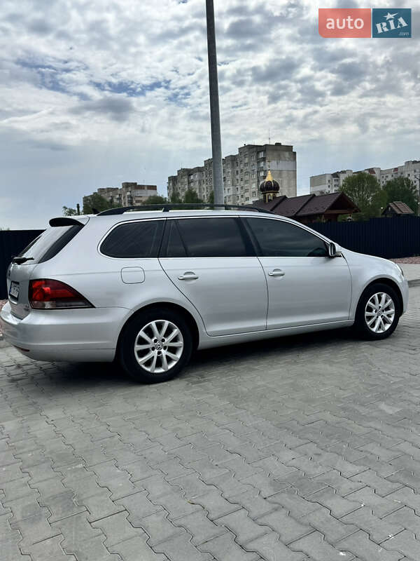 Універсал Volkswagen Golf 2013 в Хмельницькому