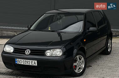 Хэтчбек Volkswagen Golf 1998 в 