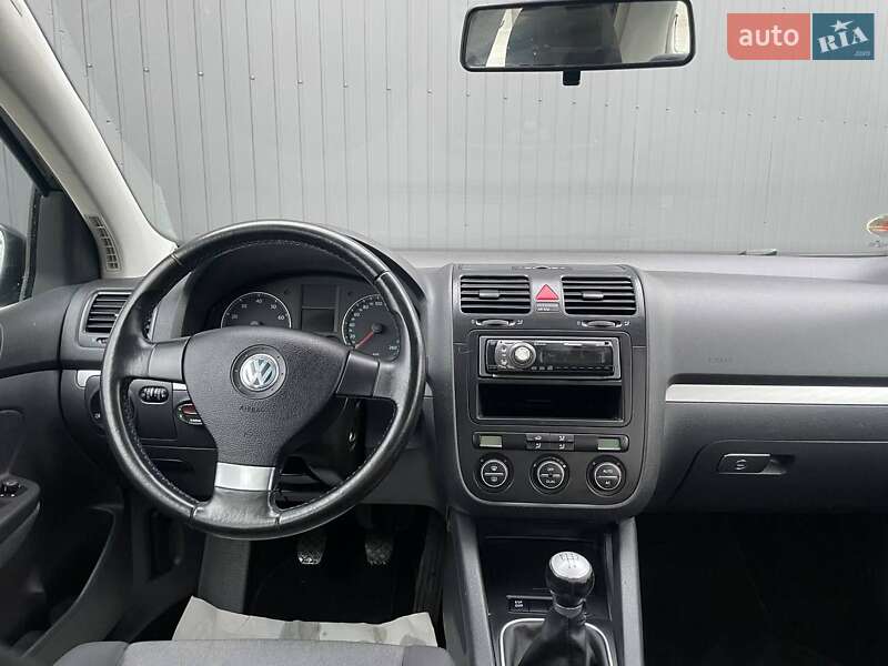 Хетчбек Volkswagen Golf 2008 в Івано-Франківську