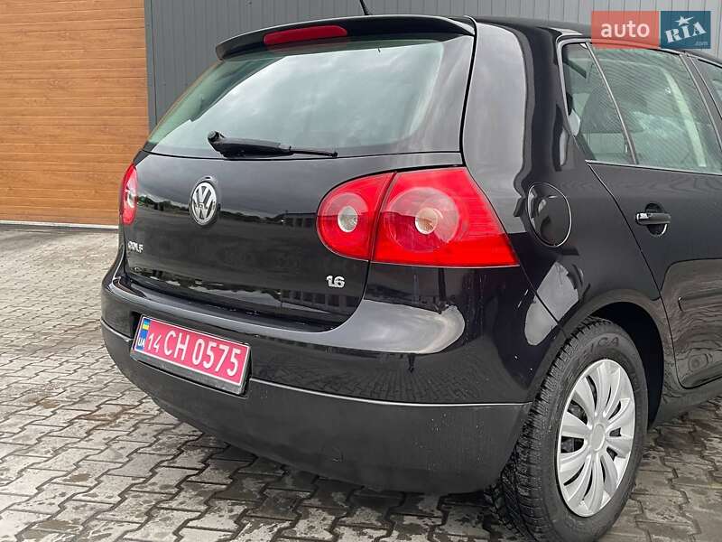 Хетчбек Volkswagen Golf 2008 в Івано-Франківську