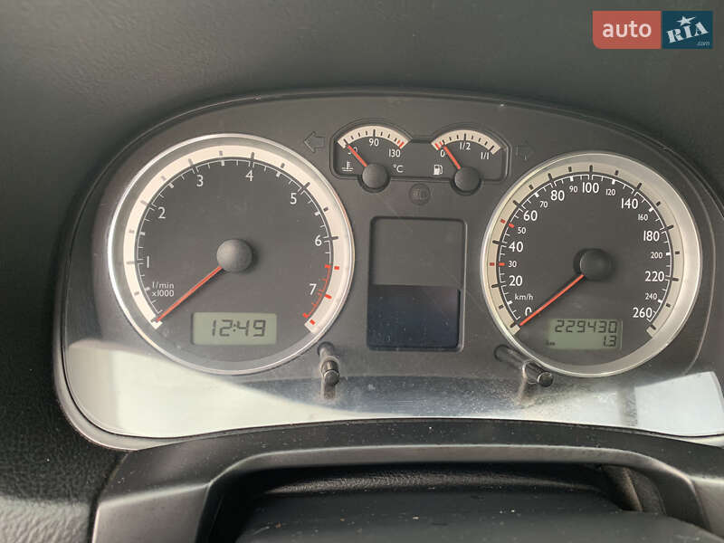 Універсал Volkswagen Golf 2005 в Львові