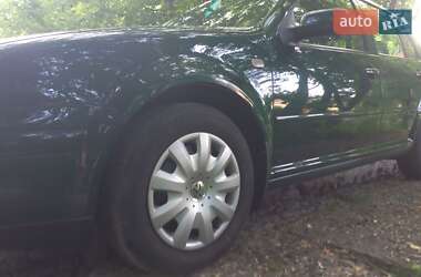 Хэтчбек Volkswagen Golf 1999 в 