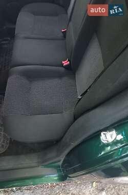 Хэтчбек Volkswagen Golf 1999 в 