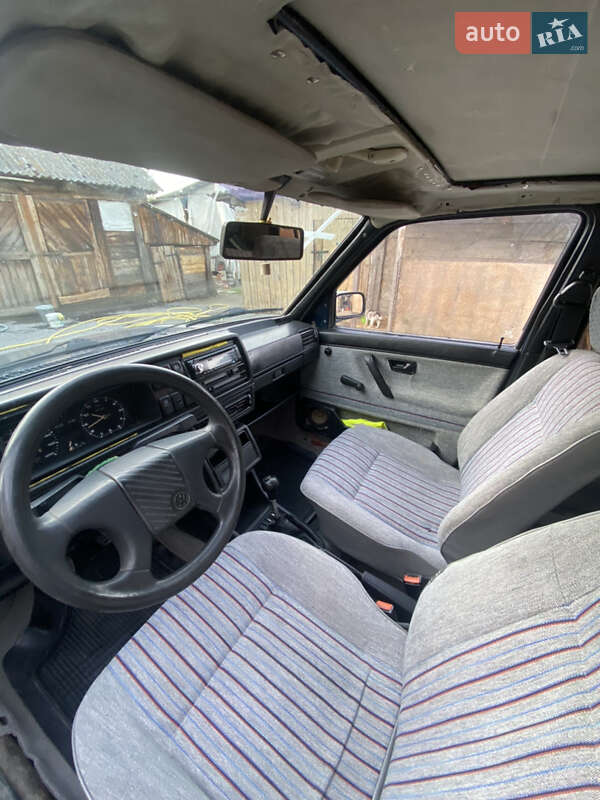 Хетчбек Volkswagen Golf 1983 в 