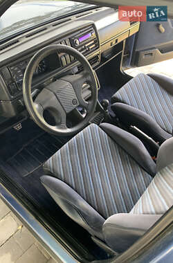 Хетчбек Volkswagen Golf 1989 в 