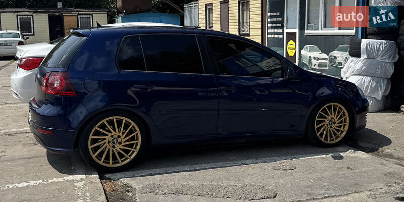 Хетчбек Volkswagen Golf 2006 в Києві