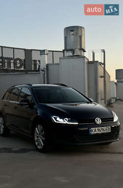 Универсал Volkswagen Golf 2015 в Киеве