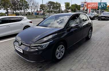 Хетчбек Volkswagen Golf 2022 в 