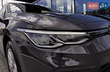 Хетчбек Volkswagen Golf 2022 в 