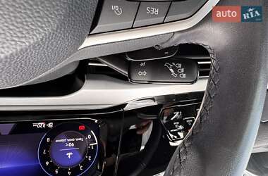 Хетчбек Volkswagen Golf 2022 в 