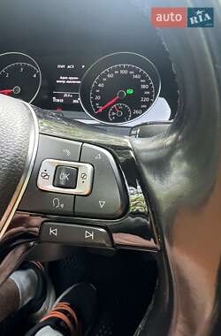 Универсал Volkswagen Golf 2015 в 