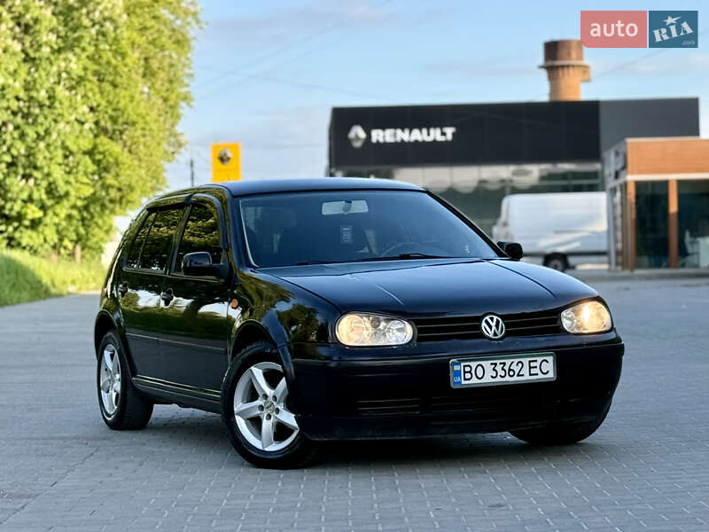 Хетчбек Volkswagen Golf 1999 в 