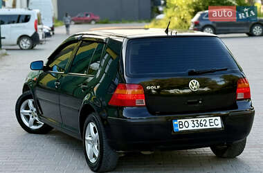Хетчбек Volkswagen Golf 1999 в 