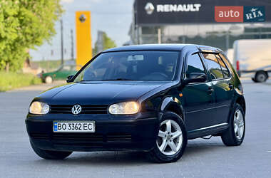 Хетчбек Volkswagen Golf 1999 в 