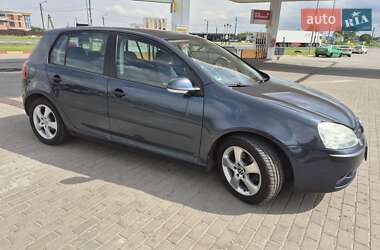 Хэтчбек Volkswagen Golf 2004 в Ивано-Франковске