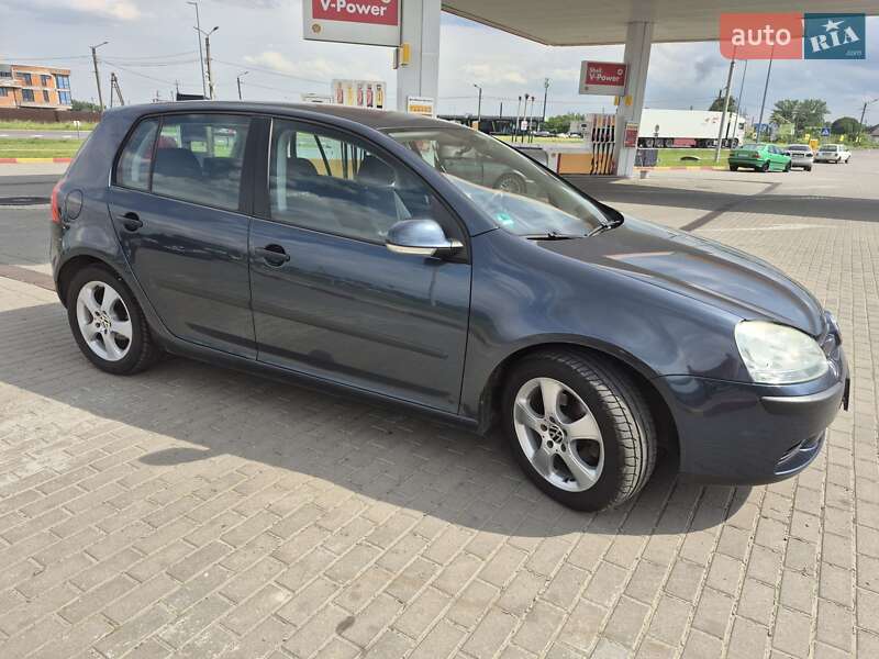 Volkswagen Golf 2004