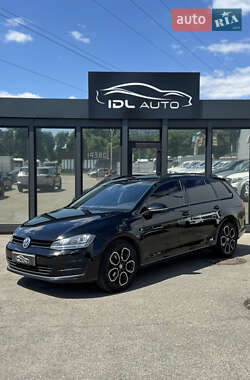 Универсал Volkswagen Golf 2015 в Киеве