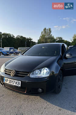 Хэтчбек Volkswagen Golf 2004 в Запорожье