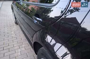 Хетчбек Volkswagen Golf 2002 в 