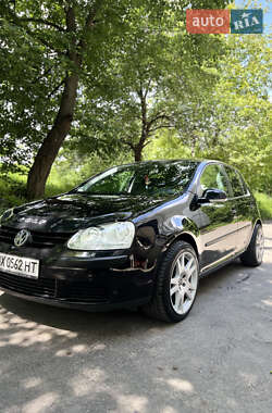 Хэтчбек Volkswagen Golf 2004 в Хмельницком
