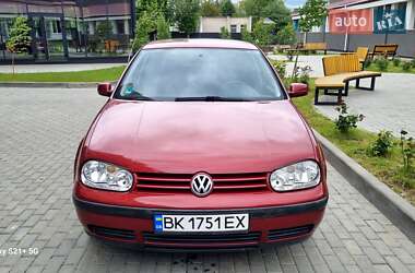 Хэтчбек Volkswagen Golf 1998 в 