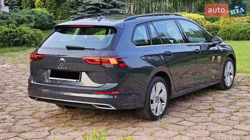 Универсал Volkswagen Golf 2021 в Киеве