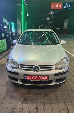 Хэтчбек Volkswagen Golf 2005 в Луцке