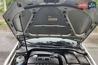 Хэтчбек Volkswagen Golf 2005 в 