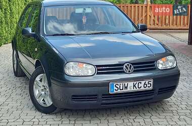 Хетчбек Volkswagen Golf 2002 в 