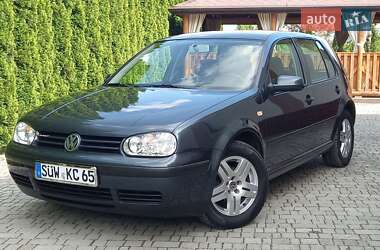 Хетчбек Volkswagen Golf 2002 в 