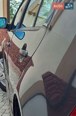 Хетчбек Volkswagen Golf 2002 в 