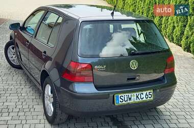 Хетчбек Volkswagen Golf 2002 в 