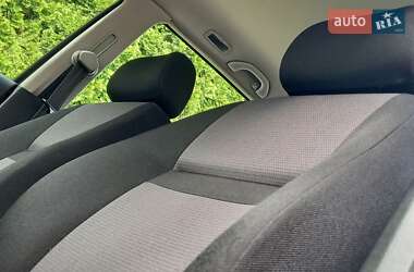 Хетчбек Volkswagen Golf 2002 в 