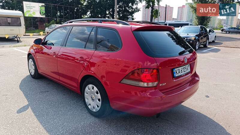 Универсал Volkswagen Golf 2010 в Броварах