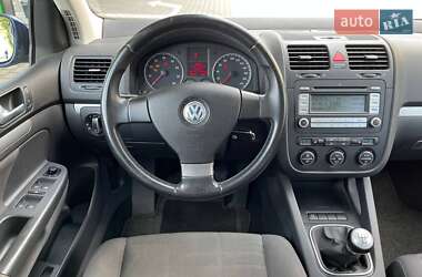 Хетчбек Volkswagen Golf 2007 в 