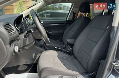 Універсал Volkswagen Golf 2013 в 